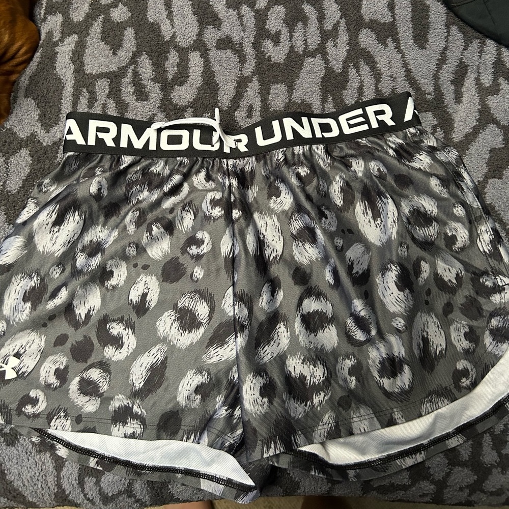 Under armor patterned athletic shorts